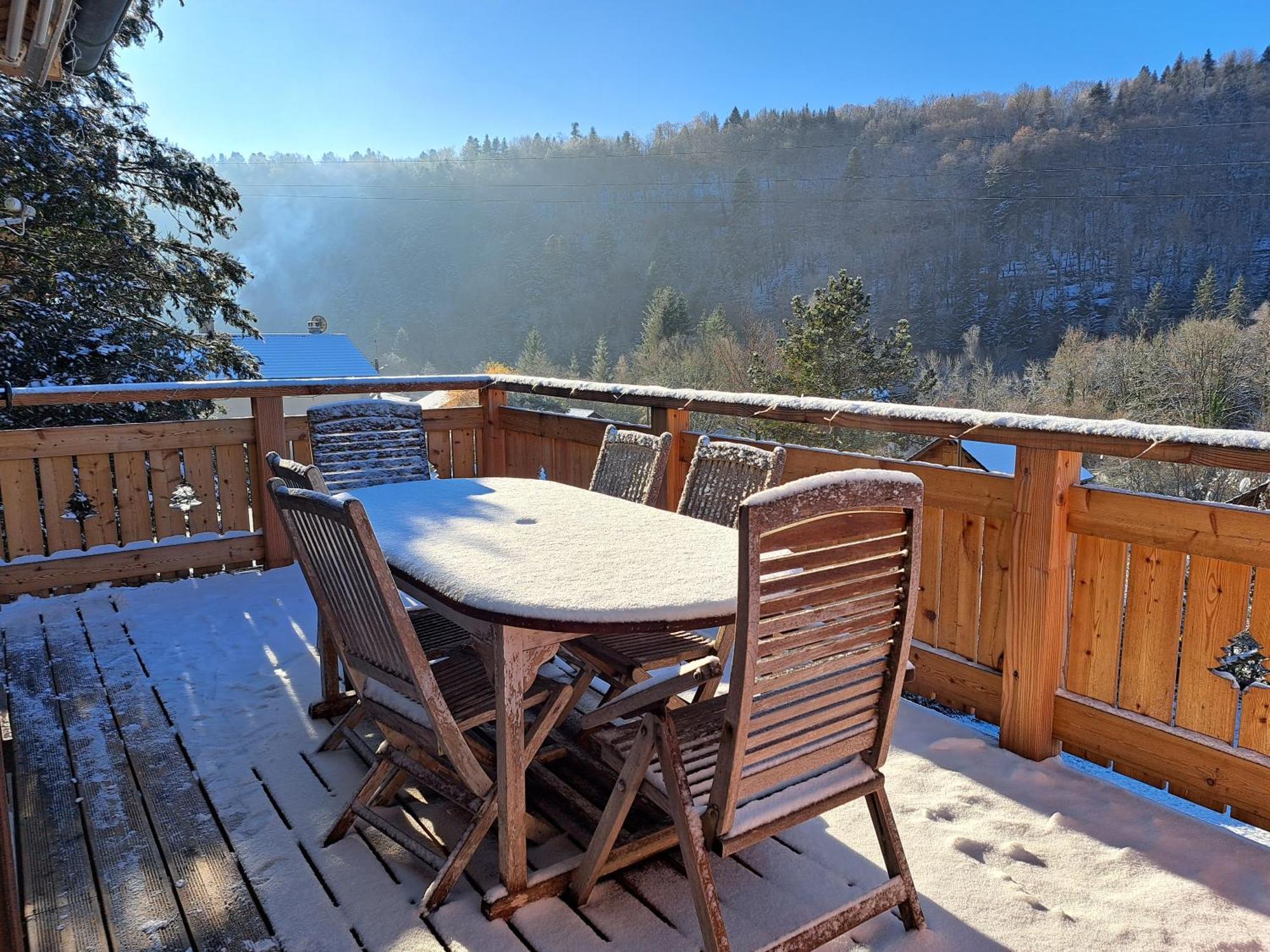 Le Refuge Du Herisson Doucier Exterior foto